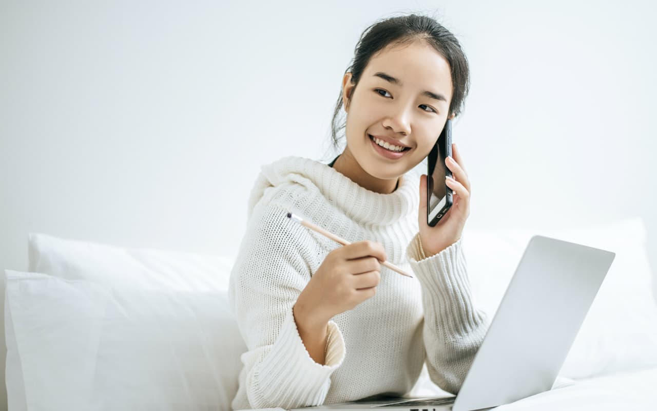 5 Long-Distance Caregiving Tips for When You Live Miles Apart from Your Loved One